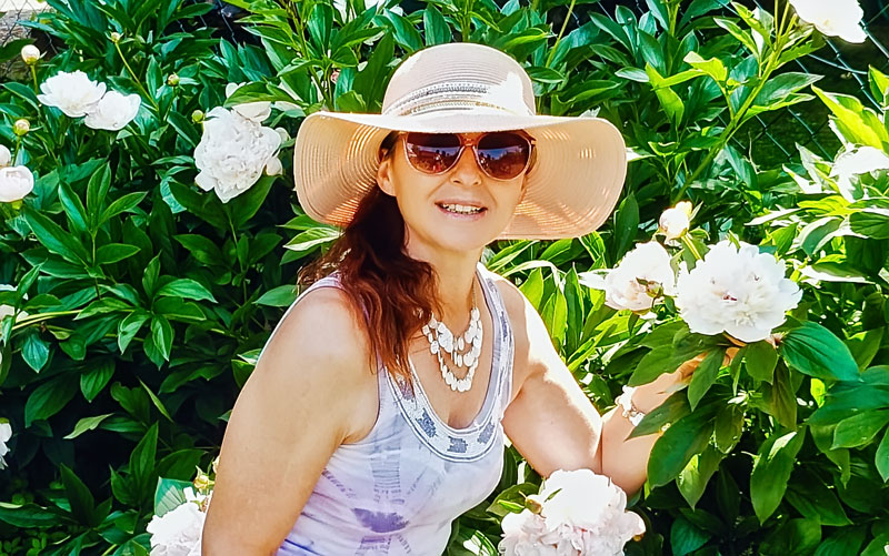 Sabine bei den Rosen